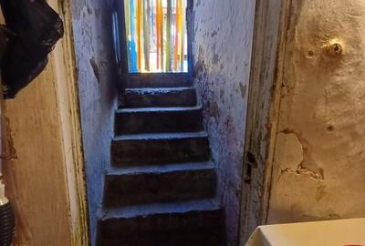 Casă cu 3 camere cu Canalizare în Faleza Nord - 9