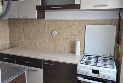 Apartament cu 3 camere semidecomandat în Central - 8