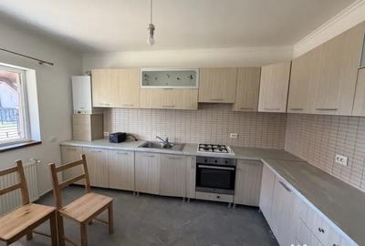Casă cu 3 camere cu Teren 400 Mp în Domnești