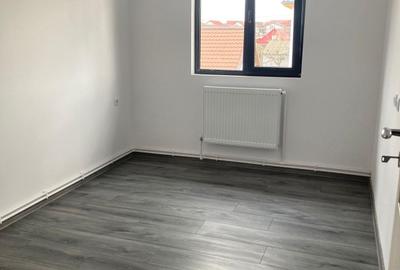 Casă cu 4 camere cu Teren 200 Mp în Sud - 4