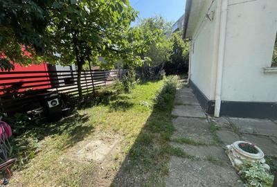 Casă individuală cu 3 camere cu Canalizare în Girocului