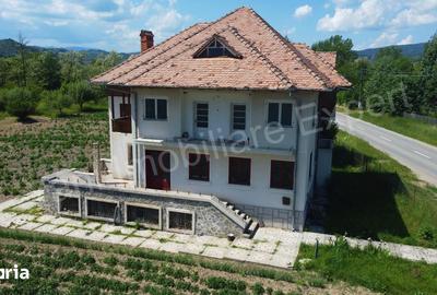 Casă cu 6 camere cu Teren 14710 Mp în Șuici - 10