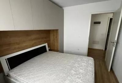 Apartament cu 2 camere decomandat, mobilat în Tractorul