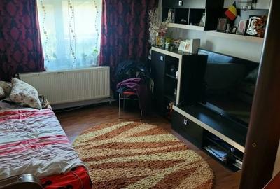 Casă cu 4 camere în Farfuria