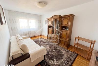 Apartament cu 3 camere decomandat în Astra