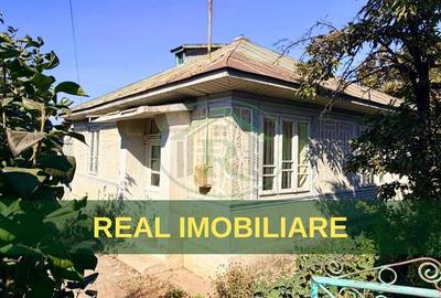 Casă cu 3 camere cu Teren 1641 Mp în Central