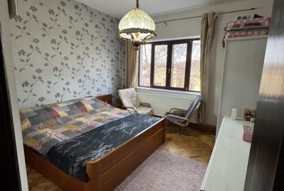 Duplex cu 4 camere cu Canalizare în Democrației - 12