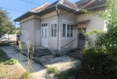 Casă cu 3 camere cu Teren 650 Mp în Central