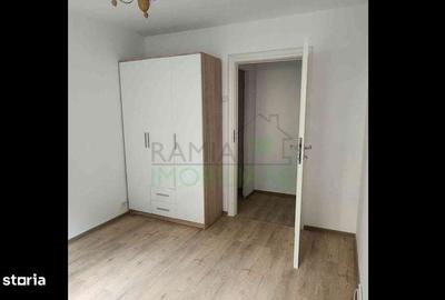 Apartament cu 2 camere decomandat în Tractorul