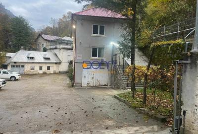 Spațiu comercial, de 160 mp, în Central - 4