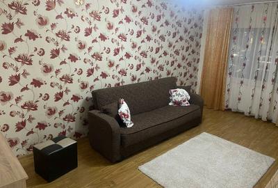 Apartament cu 3 camere decomandat, mobilat în 9 Mai