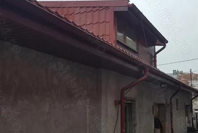Casă cu 3 camere cu Teren 270 Mp în Central