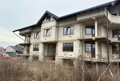 Casă cu 4 camere în Exterior Vest - 1