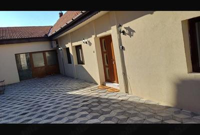 Casă cu Teren 233 Mp în Central