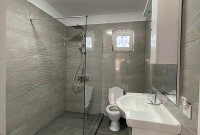 Casă cu 4 camere cu Teren 220 Mp în Central
