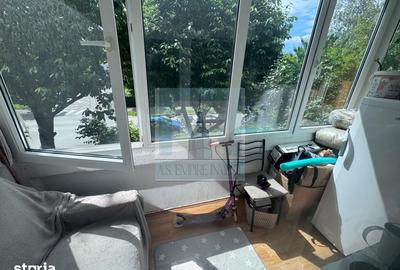 Apartament cu 2 camere decomandat în Tractorul