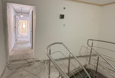 Casă cu 6 camere cu Canalizare în Mihai Bravu - 2