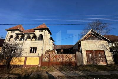 Casă cu 4 camere cu Teren 2500 Mp în Hurez - 4