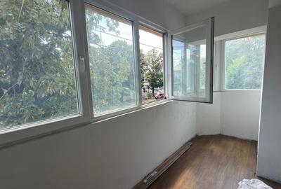 Apartament cu 3 camere decomandat în Lacul Tei