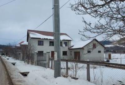 Casă individuală cu 4 camere cu Teren 267 Mp în Negrilești