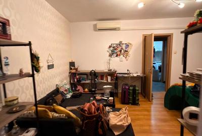 Apartament cu 2 camere semidecomandat în 1 Mai