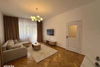 Apartament cu 3 camere decomandat, mobilat în Sud