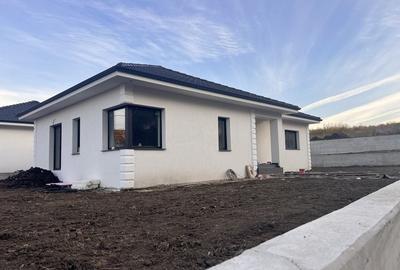 Casă cu 4 camere în Sigmir