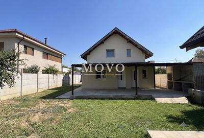 Casă individuală cu 4 camere cu Canalizare în Plopi