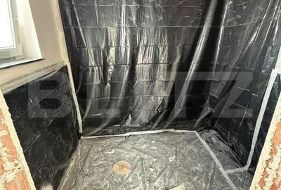 Casă cu 4 camere cu Teren 500 Mp în Central