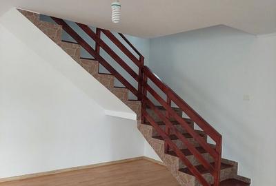 Casă cu 4 camere în Bragadiru