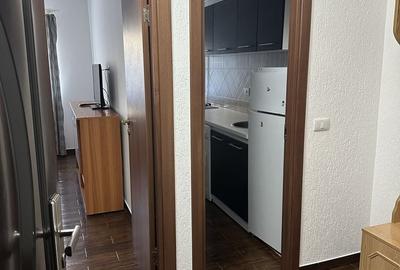 Garsonieră decomandată în Central