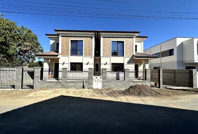 Casă cu 4 camere în Săcălaz