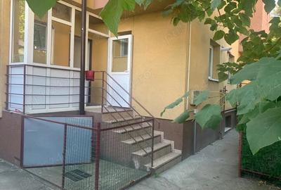 Casă cu 6 camere cu Teren 450 Mp în Prelungirea Ghencea