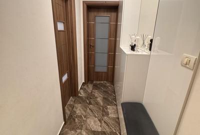 Apartament cu 3 camere semidecomandat în Central - 3