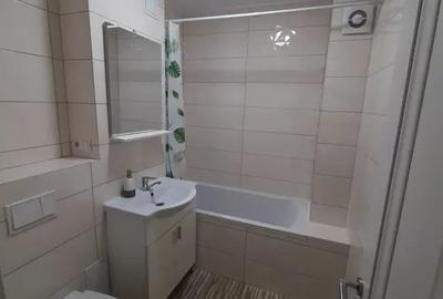 Apartament cu 4 camere decomandat în Vitrometan