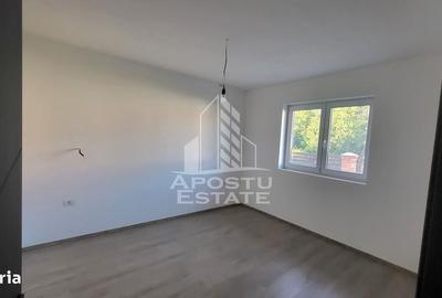 Casă cu 3 camere cu Teren 500 Mp în Central - 2