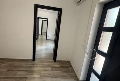 Casă cu Teren 130 Mp în Tei - 1