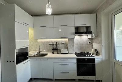 Apartament cu 2 camere decomandat în Baba Novac