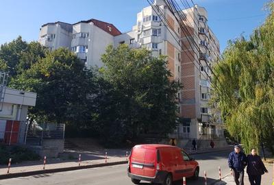 Garsonieră decomandată, mobilată în Nicolina