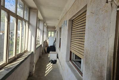 Casă cu 4 camere în Cuvin