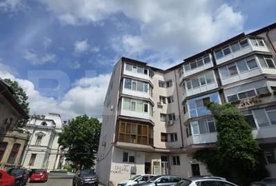 Apartament cu 2 camere decomandat în Ultracentral