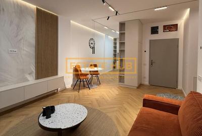 Apartament cu 2 camere semidecomandat, mobilat în Ultracentral