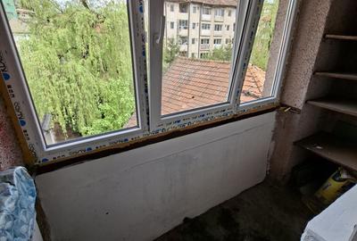 Garsonieră decomandată în Petros
