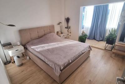 Apartament cu 3 camere decomandat, mobilat în Decebal