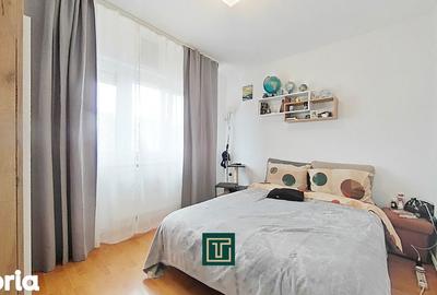 Apartament cu 3 camere semidecomandat, mobilat în Aurel Vlaicu