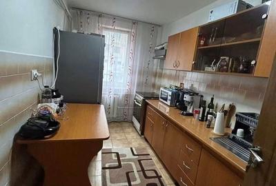 Apartament cu 3 camere decomandat în Central