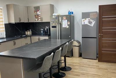 Casă cu 5 camere cu Teren 1320 Mp în Cetariu - 2