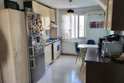 Apartament cu 4 camere decomandat în Calea București - 11