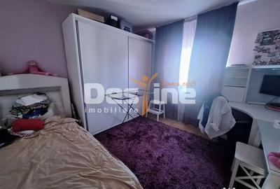 Apartament cu 3 camere decomandat în Nerva Traian