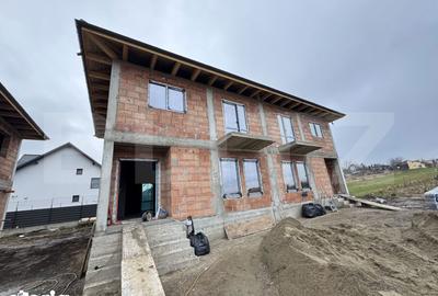 Casă cu 3 camere cu Teren 250 Mp în Ipotești